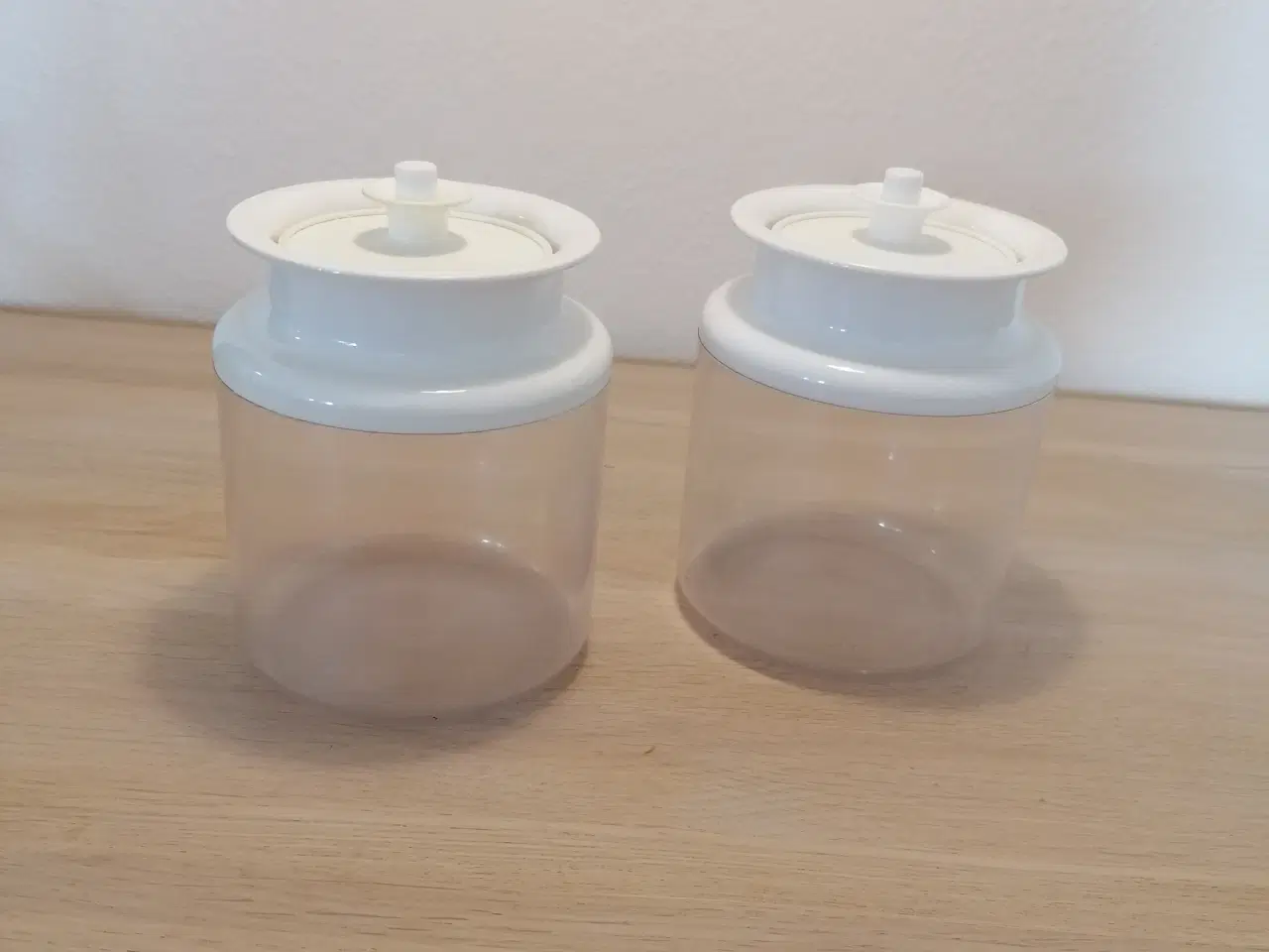 Billede 1 - Tupperware snaks / bolchekrukker 2 stk..