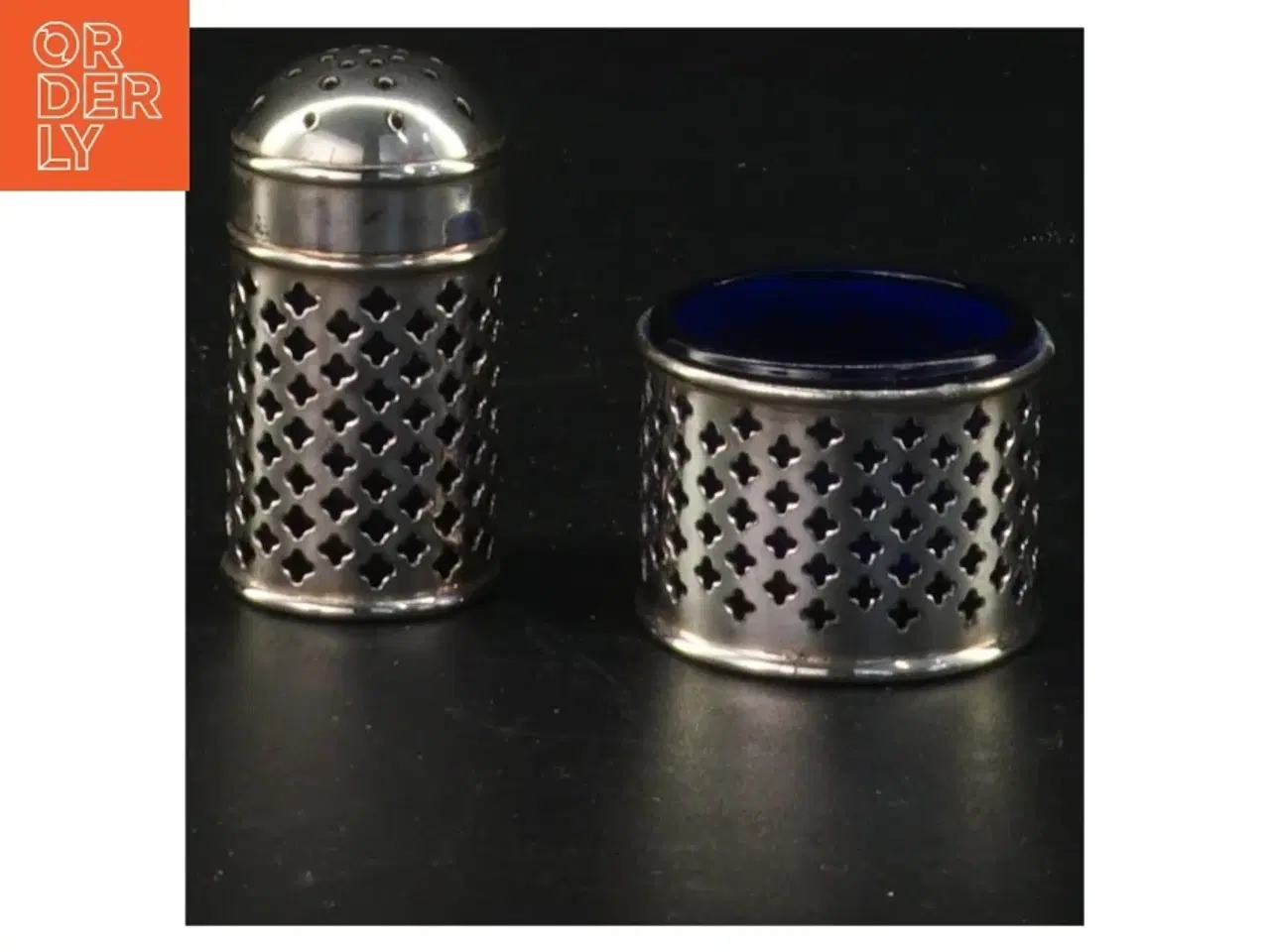 Billede 2 - Sølvplet salt- og pebersæt med blåt glas (str. 5 x 3 cm og 4 x 3 cm)