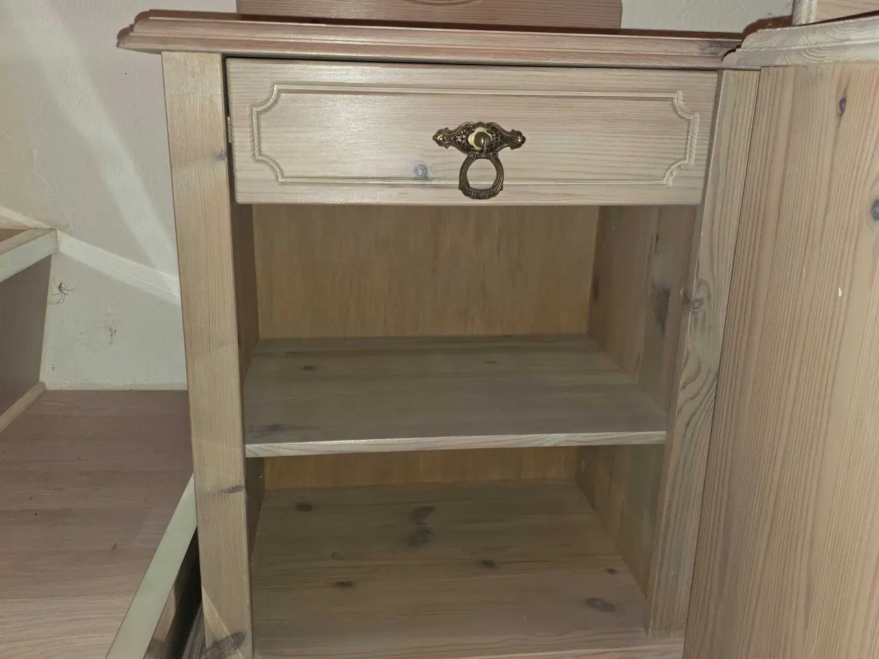 Billede 3 - Sengeborde og sengegavl i fyrretræ