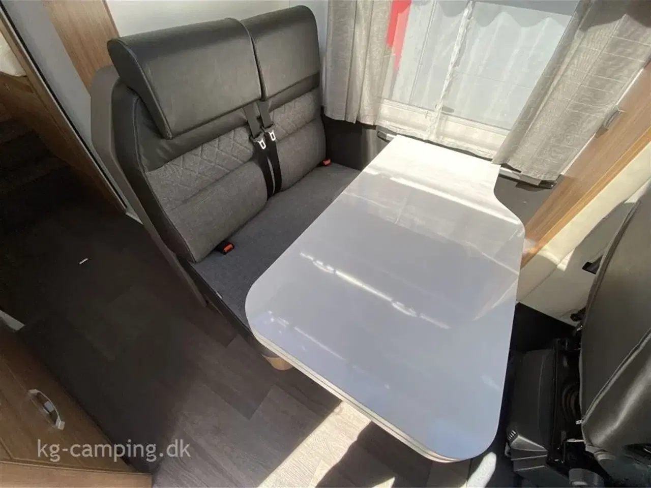 Billede 13 - 2021 - Adria Coral AXESS S600 SL   Særdeles velholdt CORAL Axcess autocamper