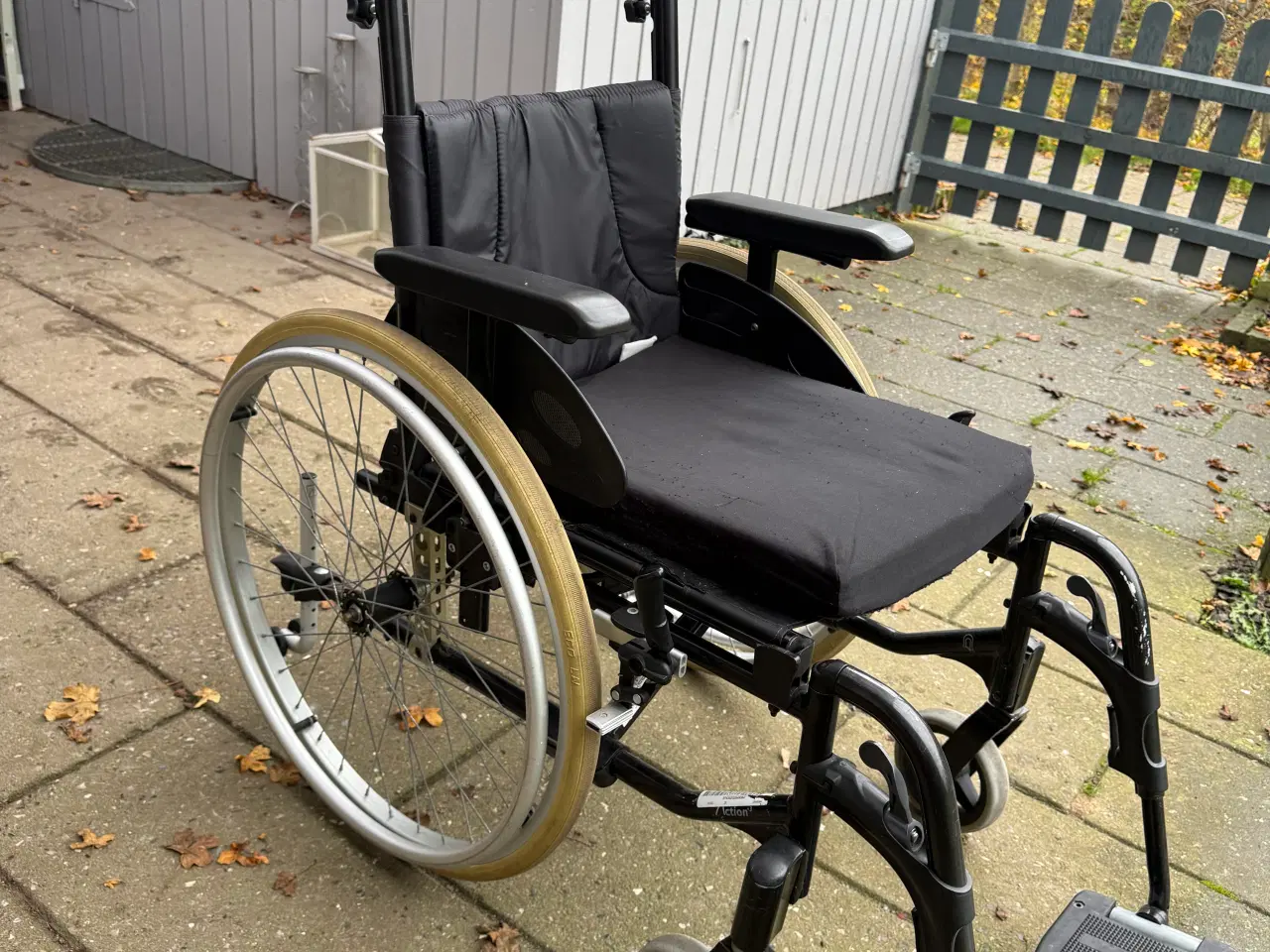 Billede 2 - Manuel kørestol invacare action 3