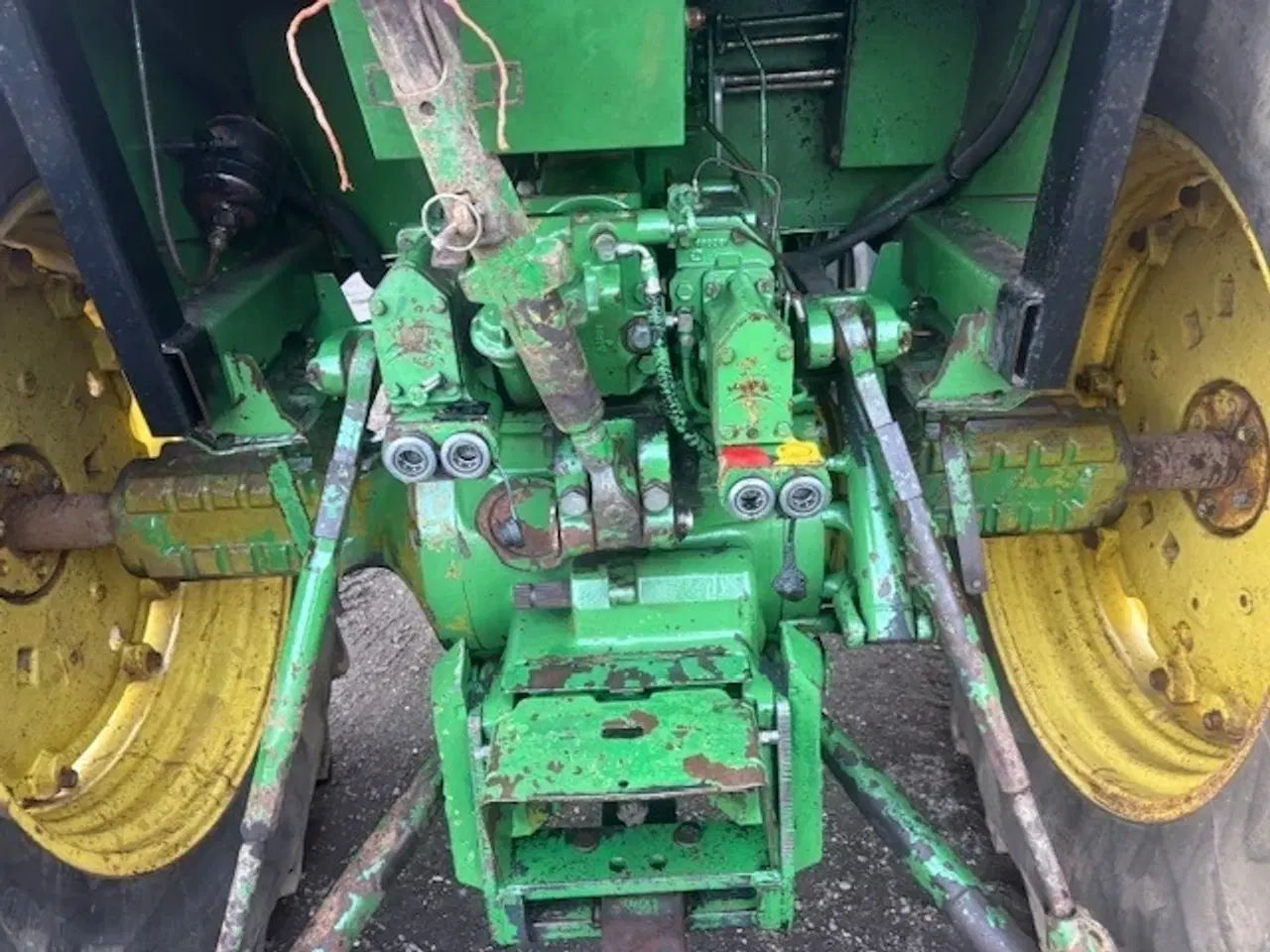 Billede 8 - John Deere 4240 STÅR HELT ORIGINAL I LAK OG ALT