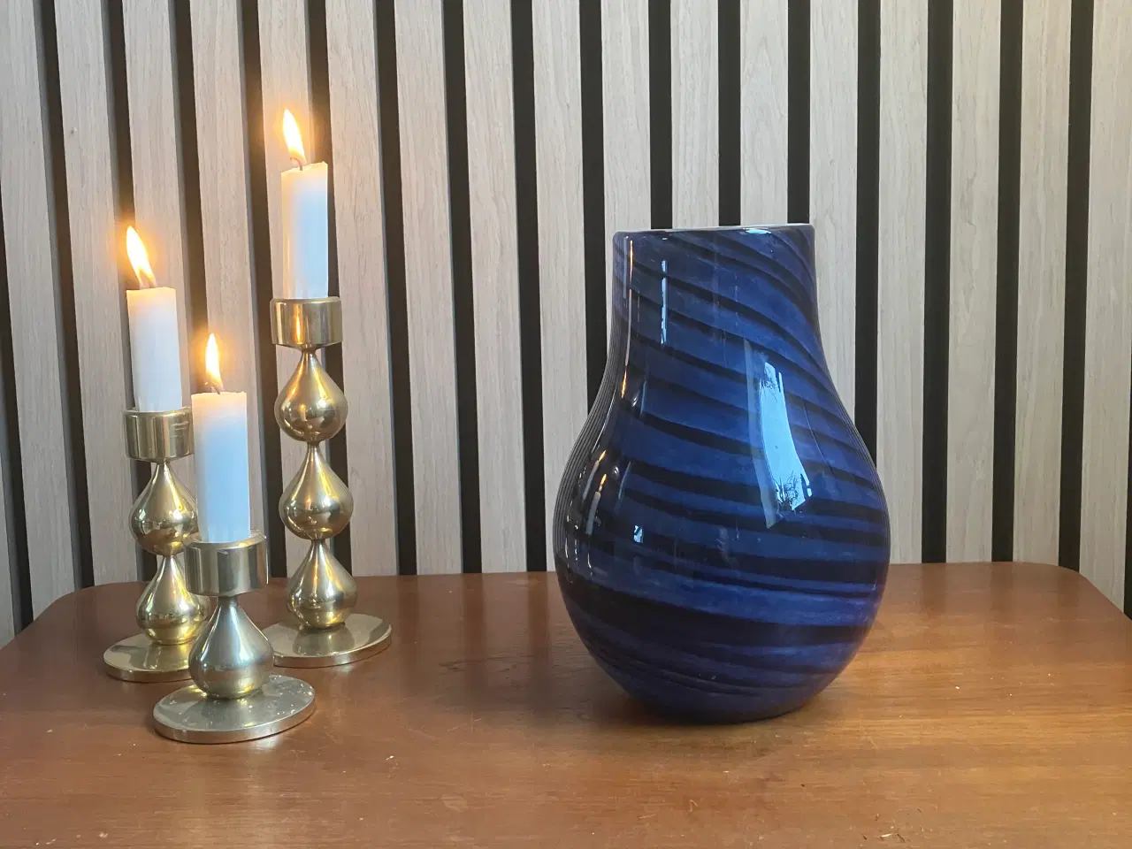 Billede 1 - Flot glasvase med blå og sorte nuancer