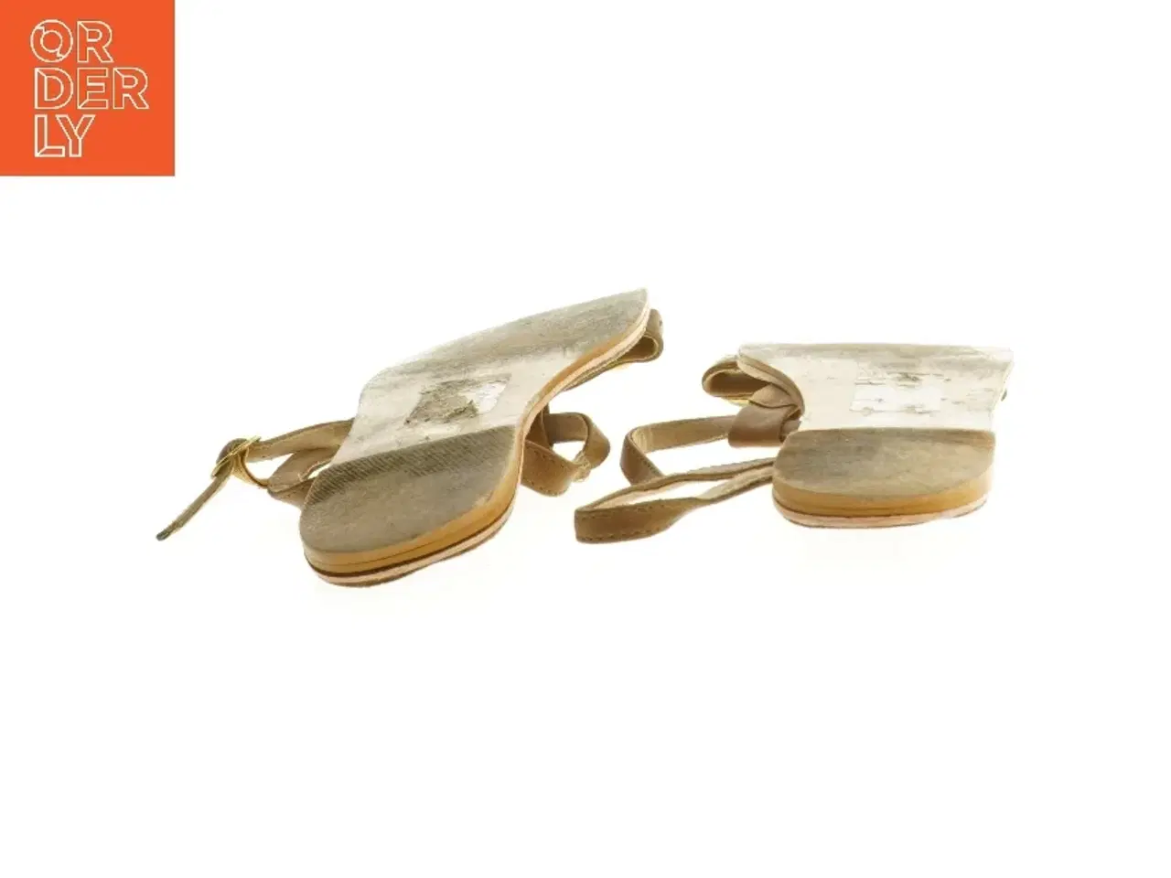 Billede 2 - Brugte flade sandaler med remme og dekorationer (str. 42)