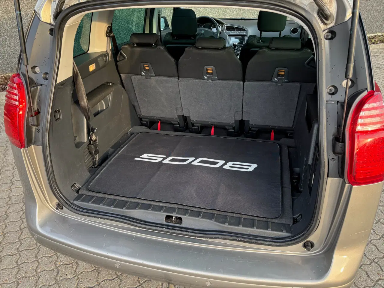 Billede 7 - Pæn og velkørende 7 Personers bil - Nysynet i 2026