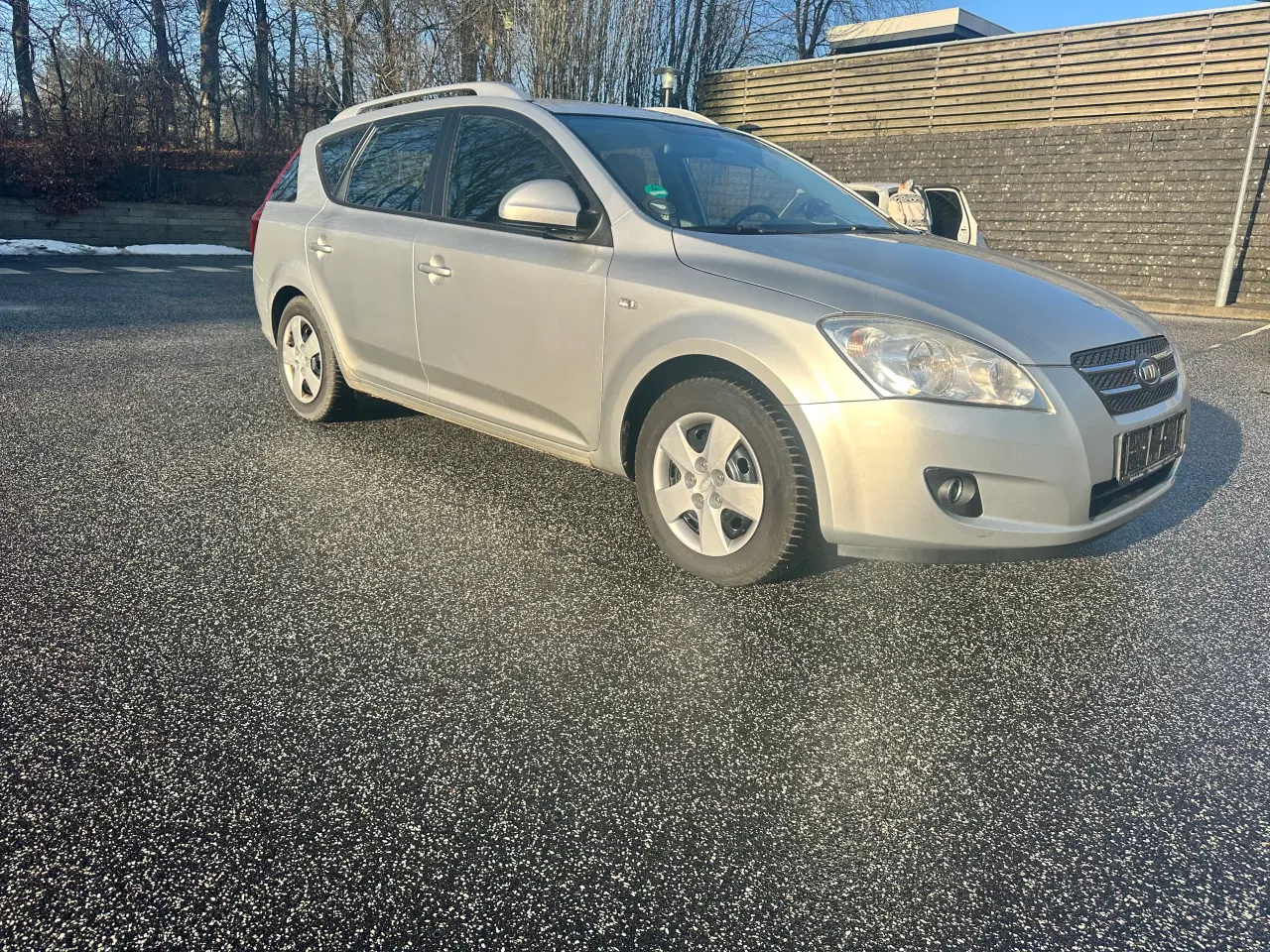 Billede 2 - Pæn og velholdt Kia Ceed 