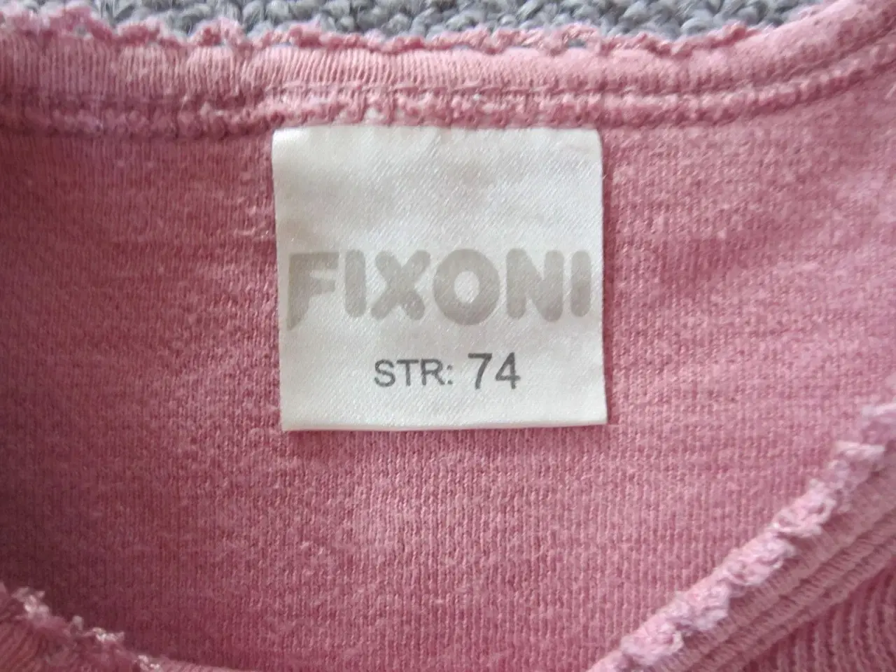 Billede 2 - Fixoni bukser og bluse til pige str. 74