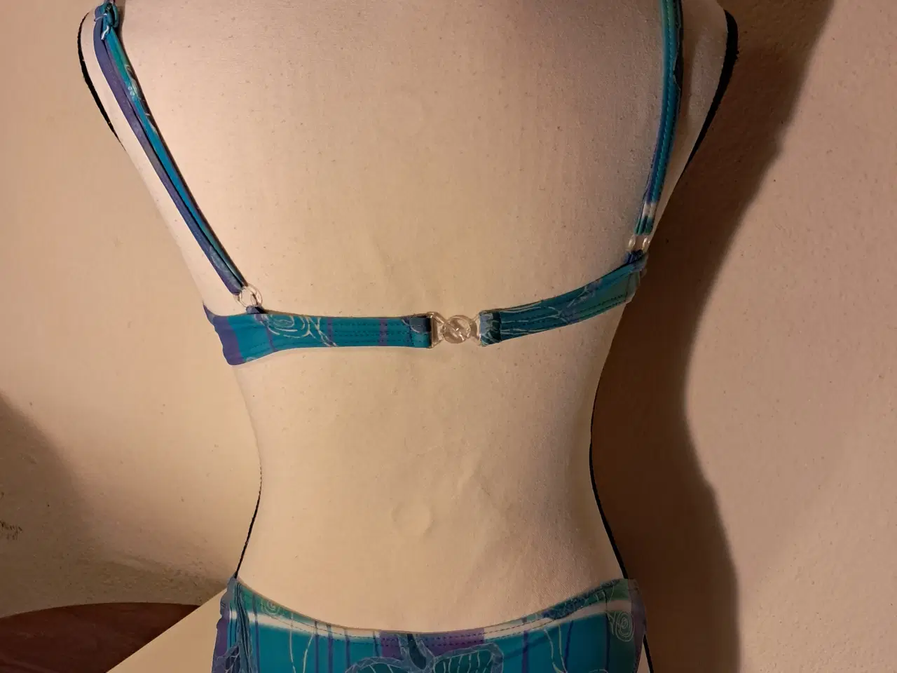 Billede 3 - AQUA str. 38 bikinisæt