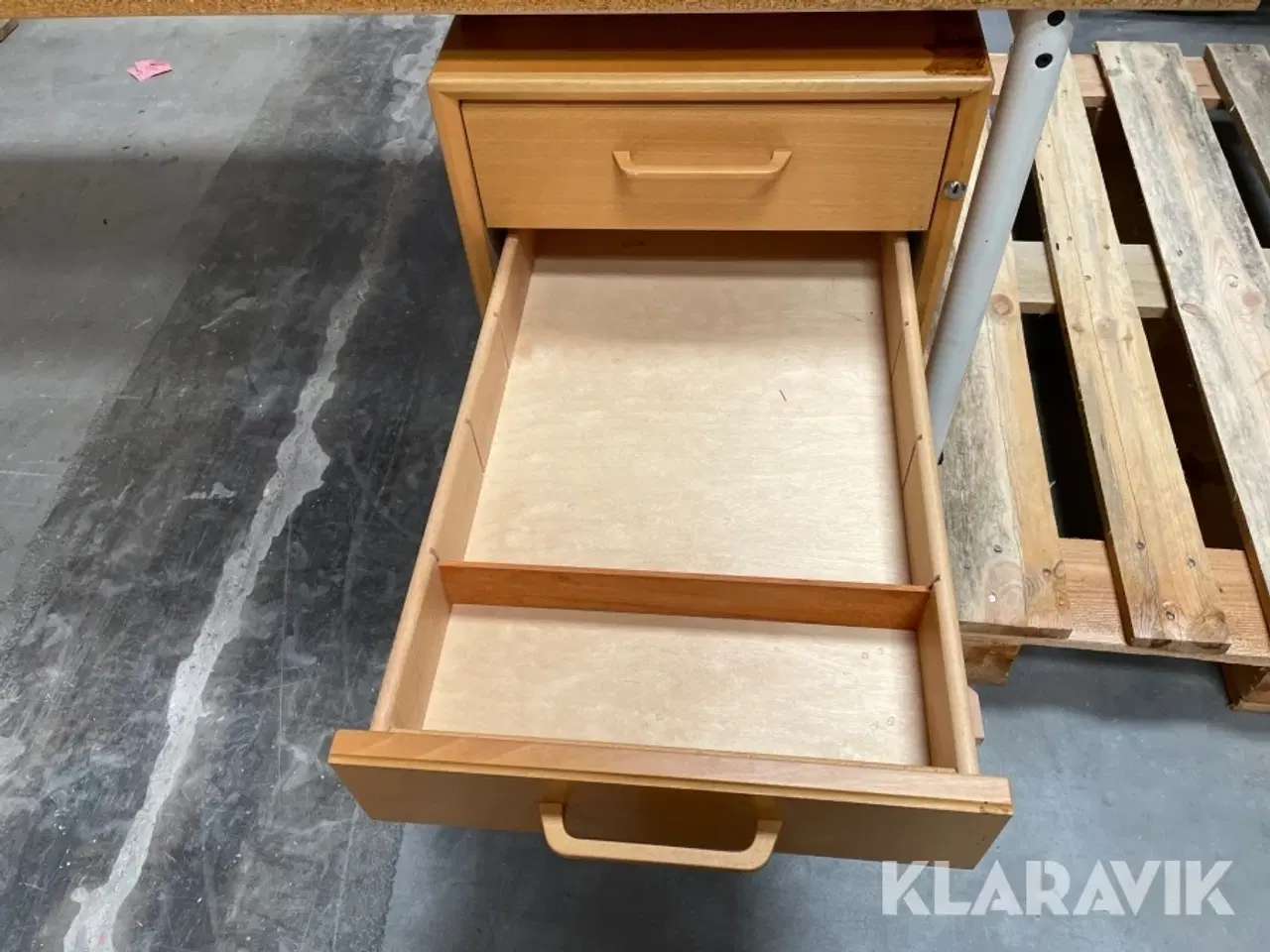Billede 4 - Skrivebord