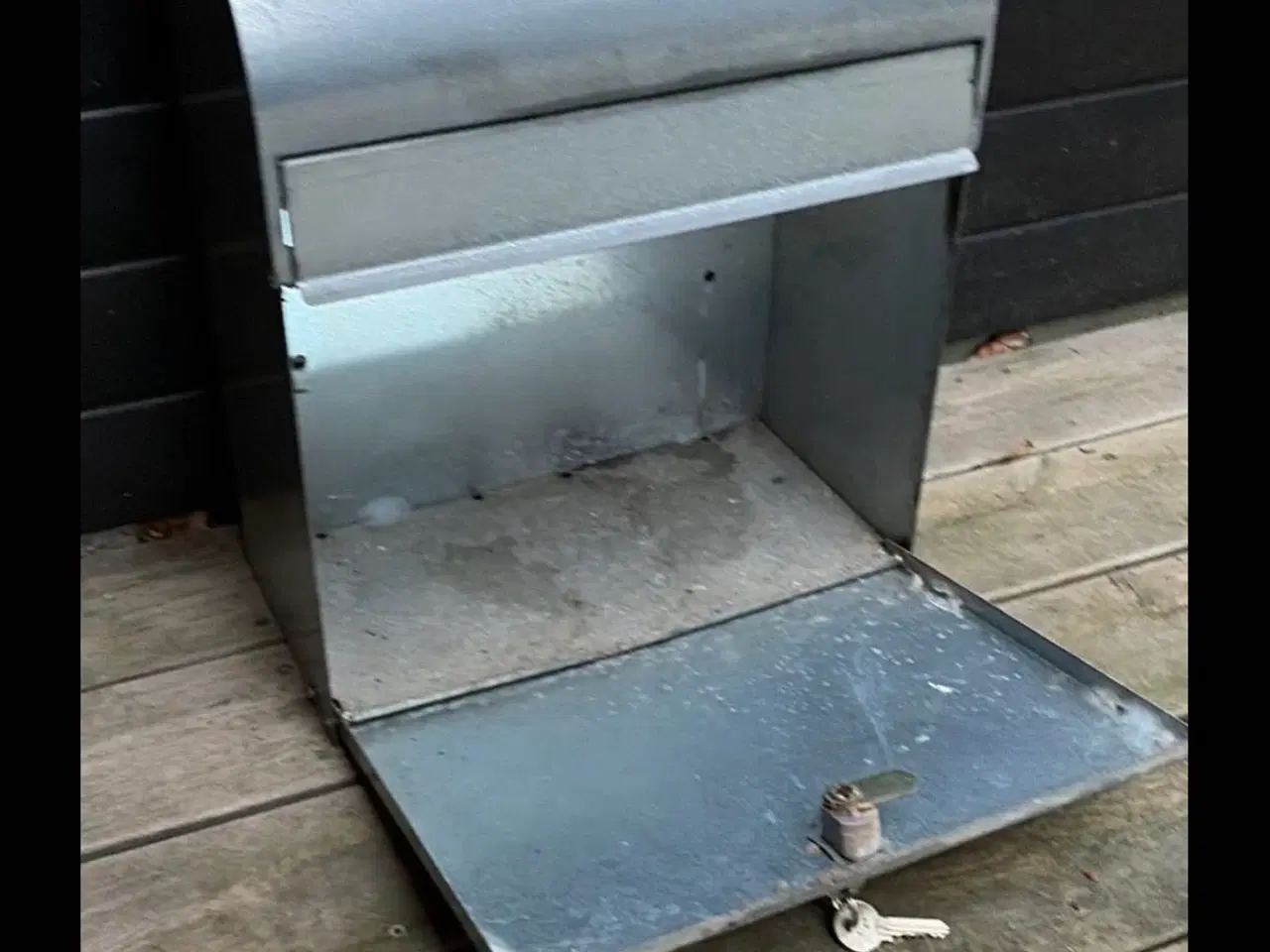 Billede 3 - Galvaniseret postkasse – solid model med lås