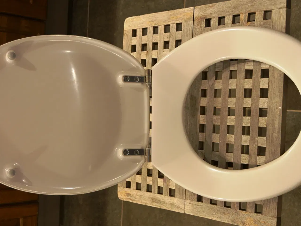 Billede 3 - Toiletsæde i god forfatning