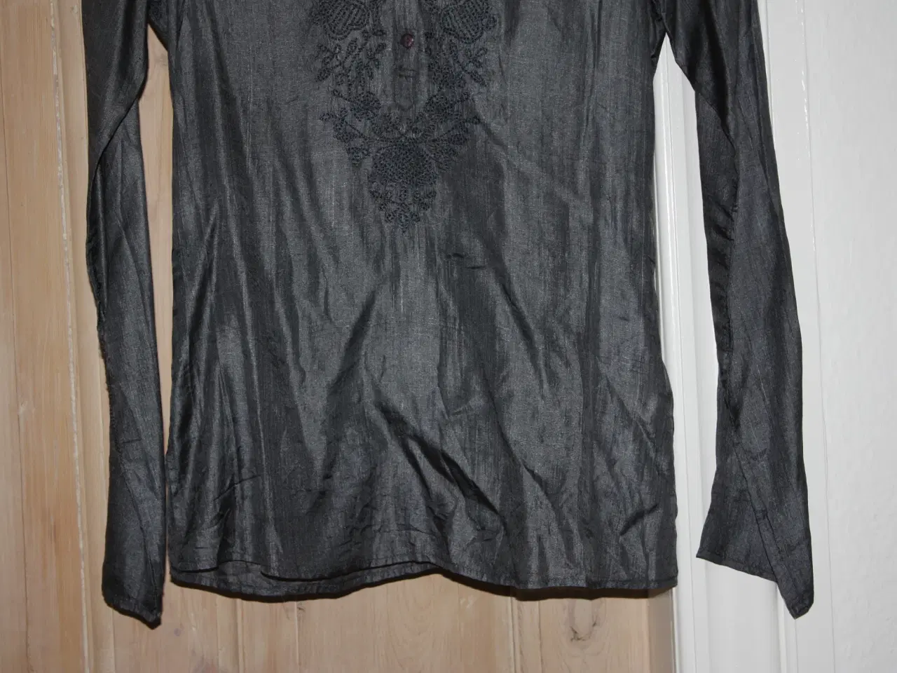 Billede 3 - Silkebluse Day Birger et Mikkelsen str. 34 