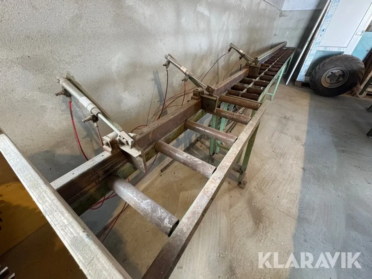Billede 4 - Industrikapsav / afkortersav K. Lykke Laursen AAK med rullebaner og båndtransportør