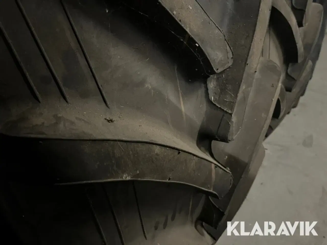 Billede 5 - Dæk med slange 620/70 R42 2 styk