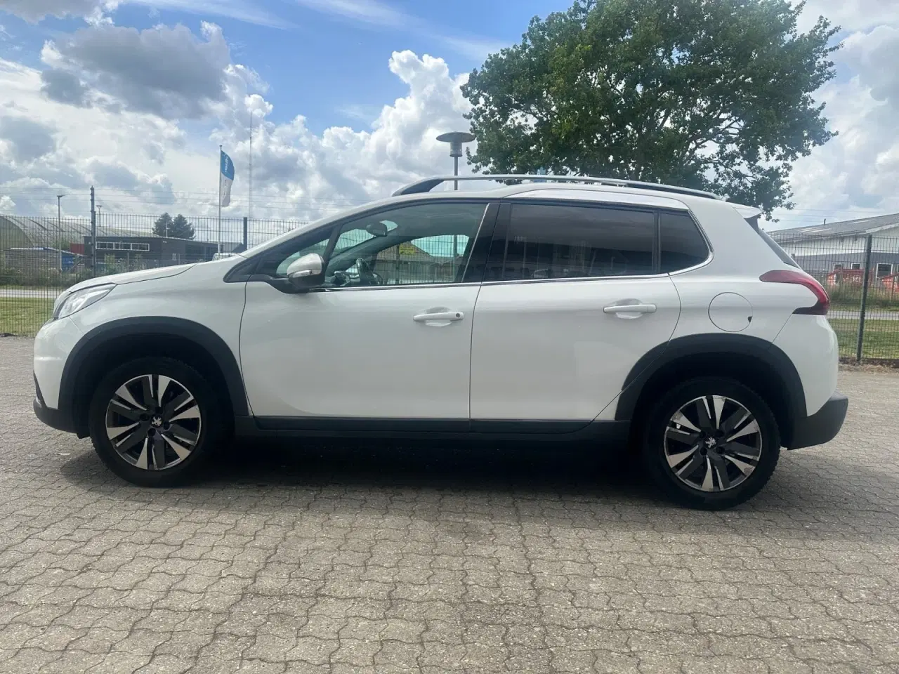 Billede 5 - Peugeot 2008 1,2 e-THP 110 Selection Sky