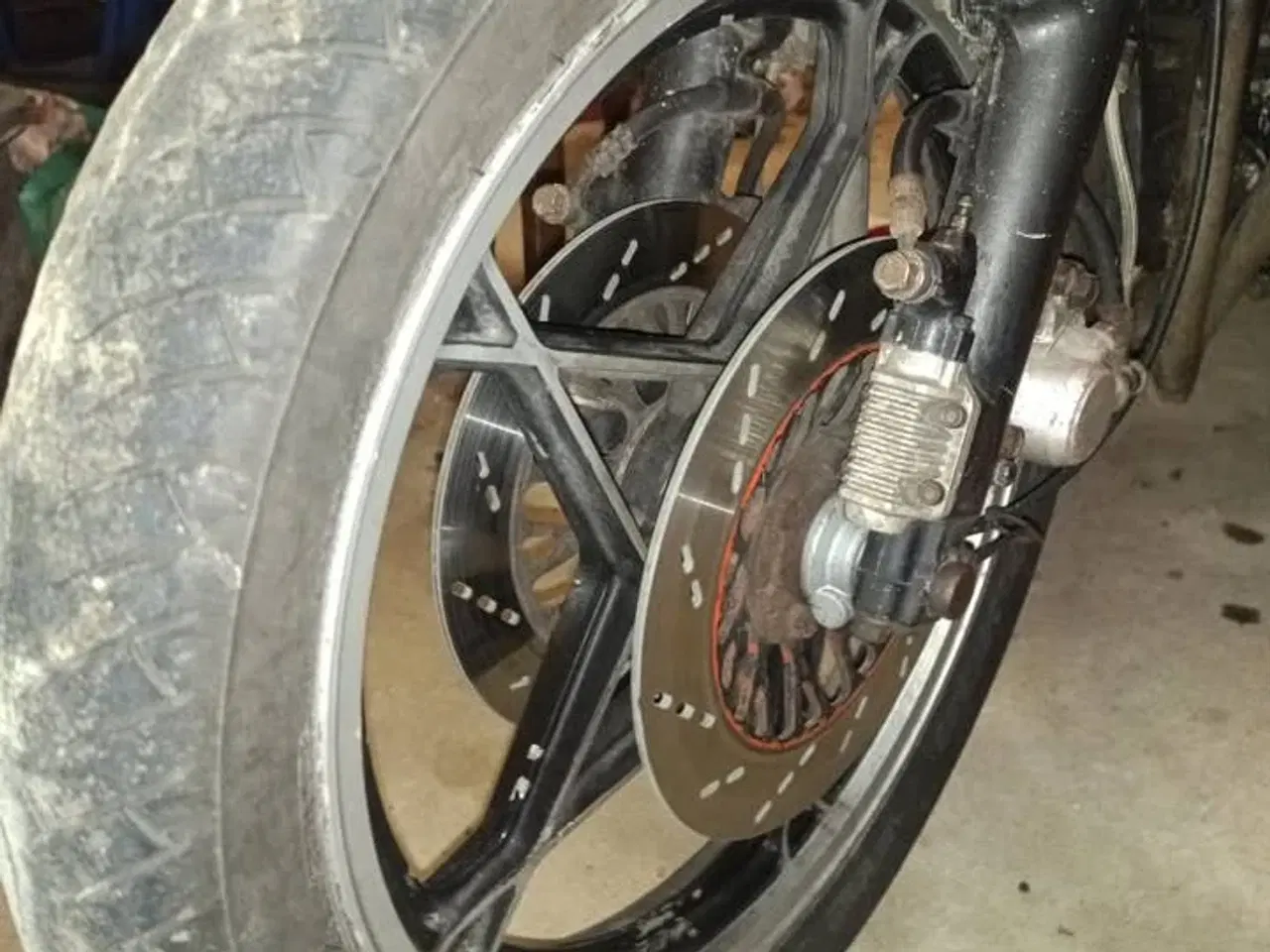 Billede 2 - 2 stk. Suzuki Katana GS650G, 1 kørende & 1 projekt