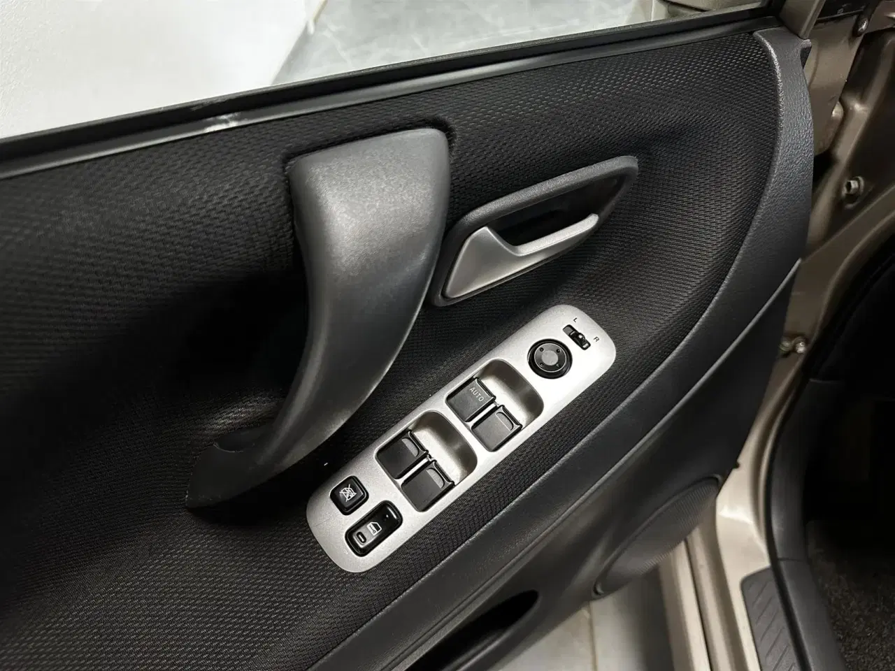 Billede 8 - Suzuki Liana 1,6 GL 106HK 5d Aut.