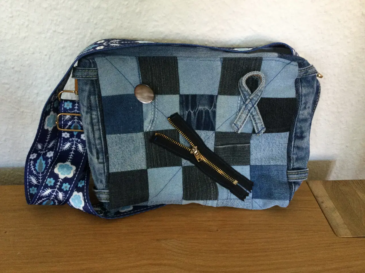 Billede 1 - Taske af jeans