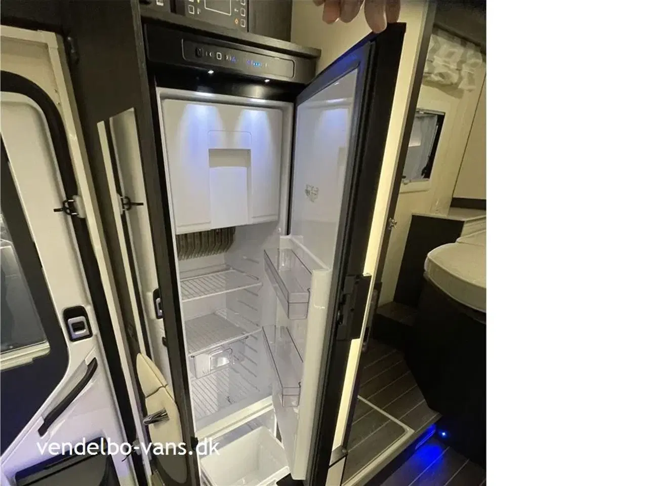 Billede 8 - 2024 - Rollerteam Kronos 267P Comfort Power Selekt   Face to Face siddegruppe - mere gulvplads