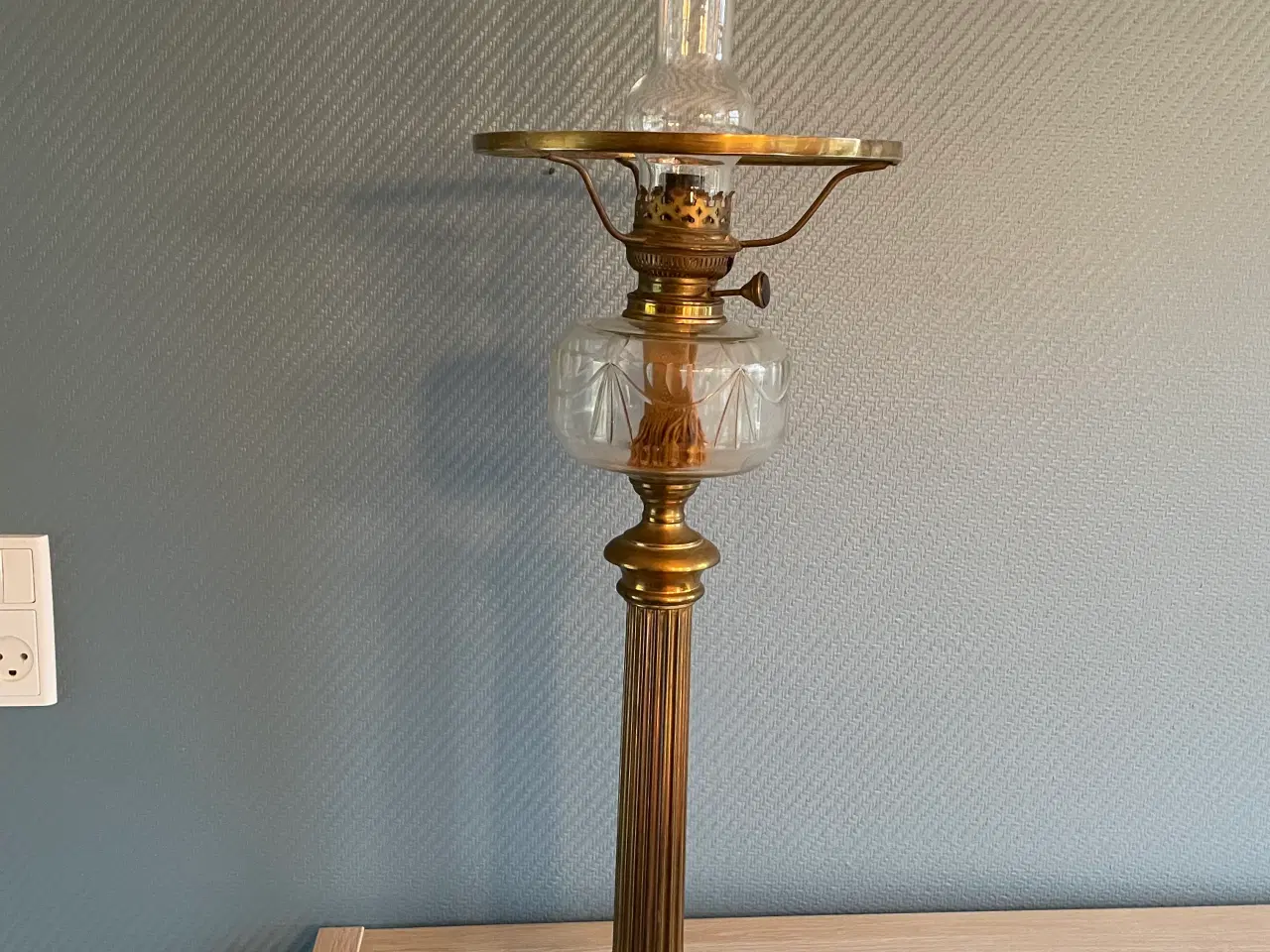 Billede 2 - Antik Petroleumslampe