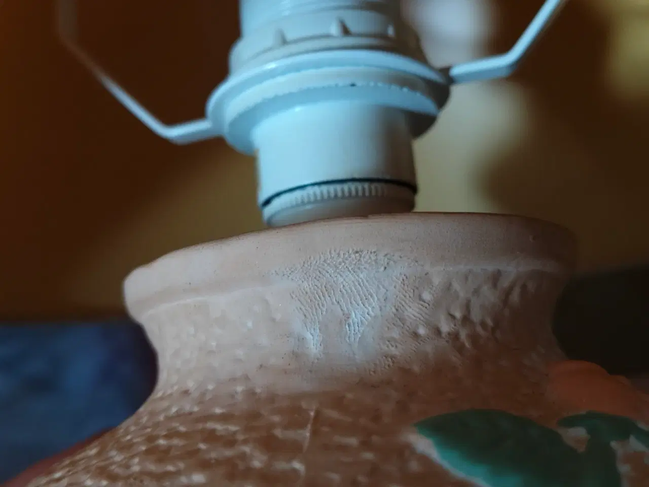 Billede 2 - 🛋️ Bordlampe med keramikfod og stofskærm