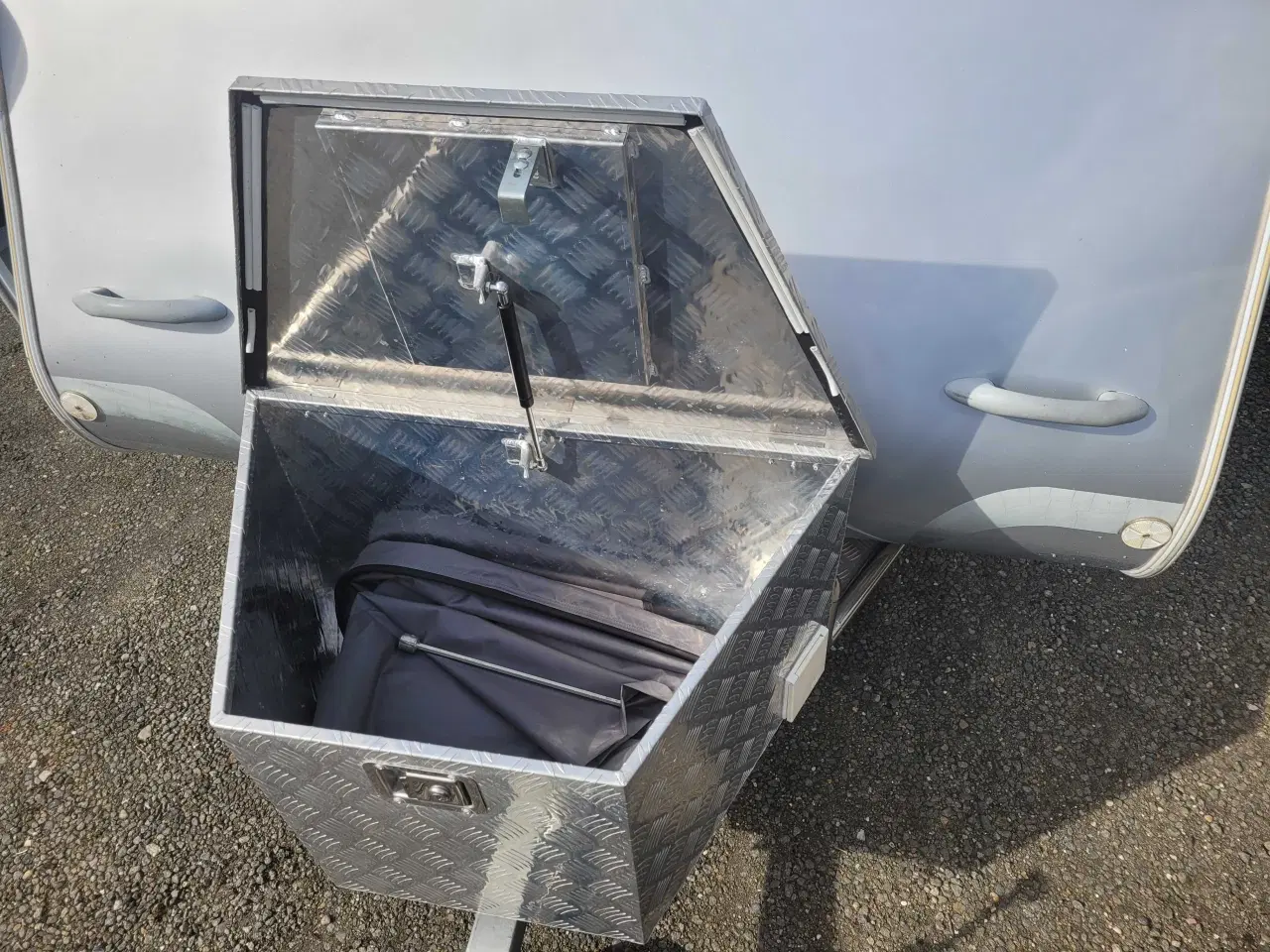 Billede 5 - Dethleffs Miniglobe..perfekt til elbil..kun 280kg.