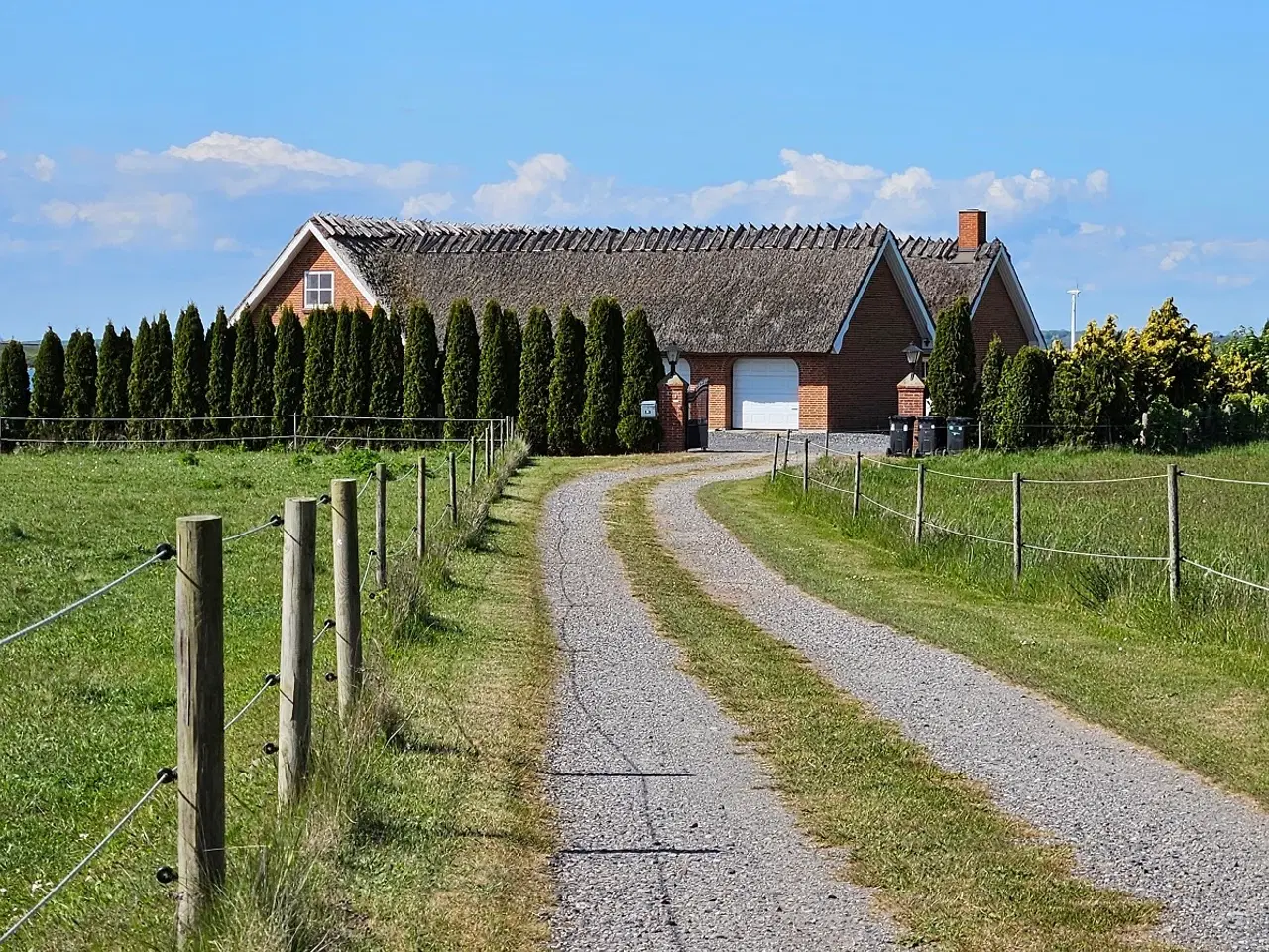 Billede 2 - Stort hus på stor grund, Bogø