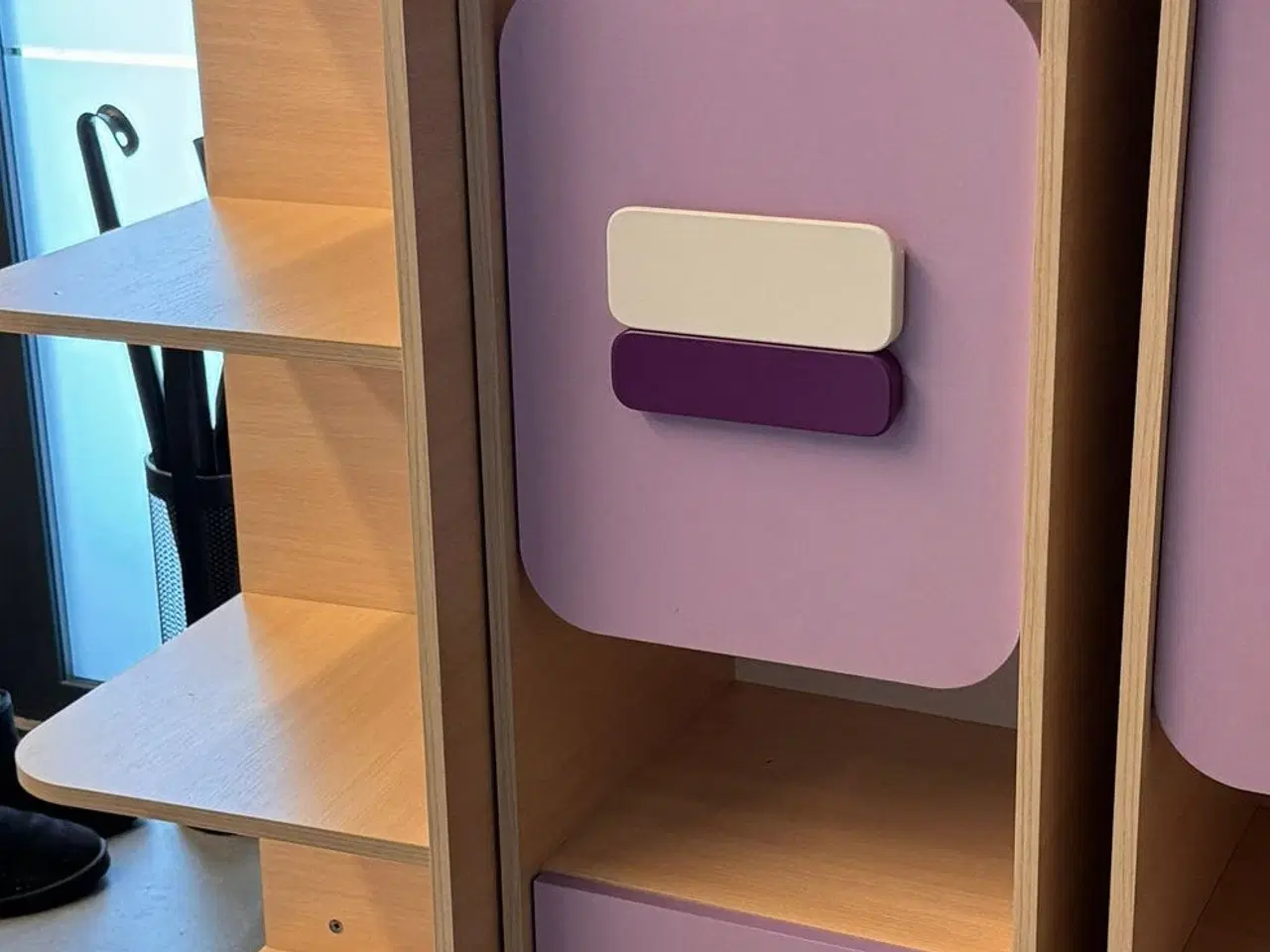 Billede 2 - Skabssæt garderobeskabe og reoler 5 dele lilla og