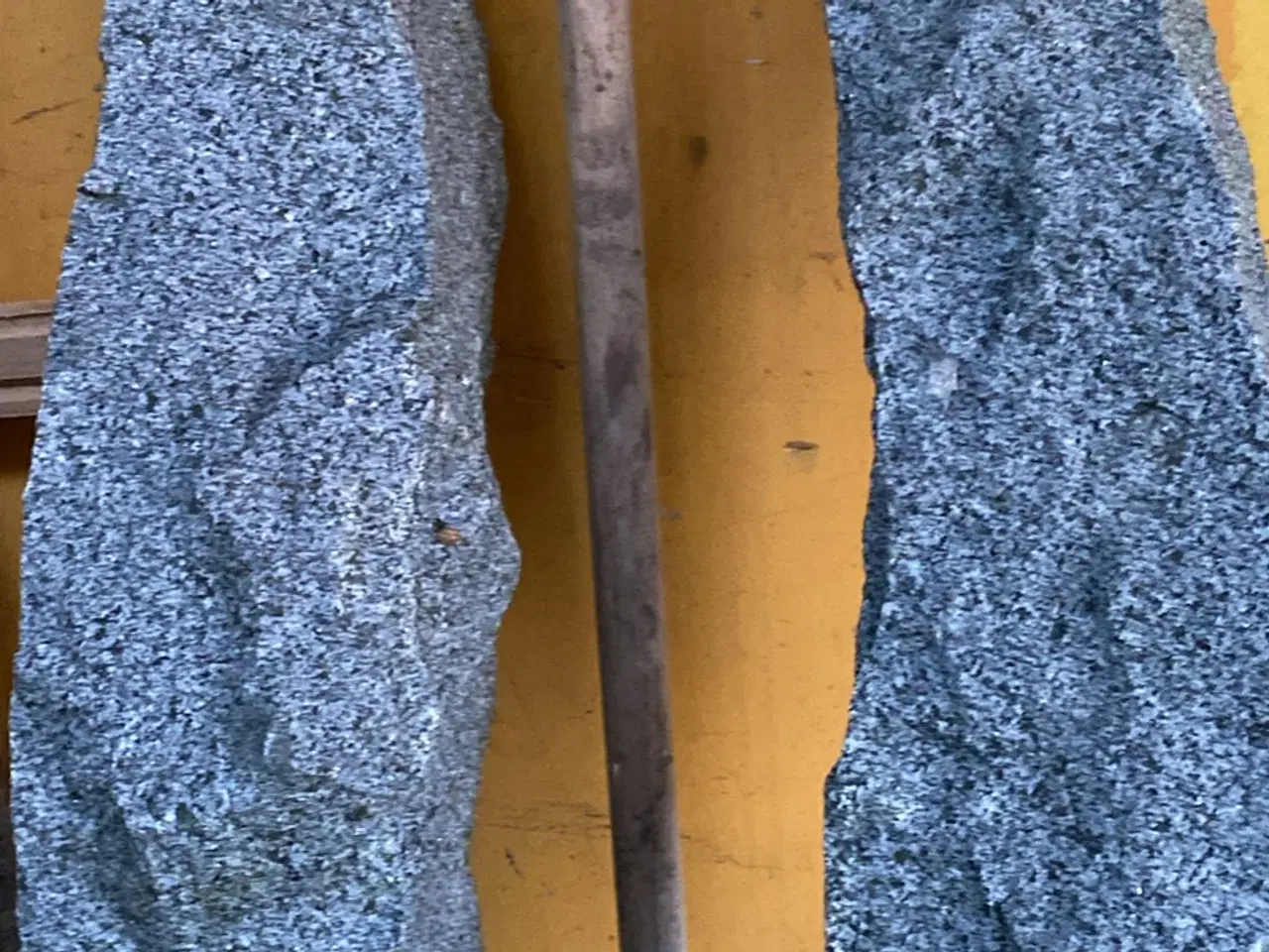 Billede 2 - Granit søjler 2 stk