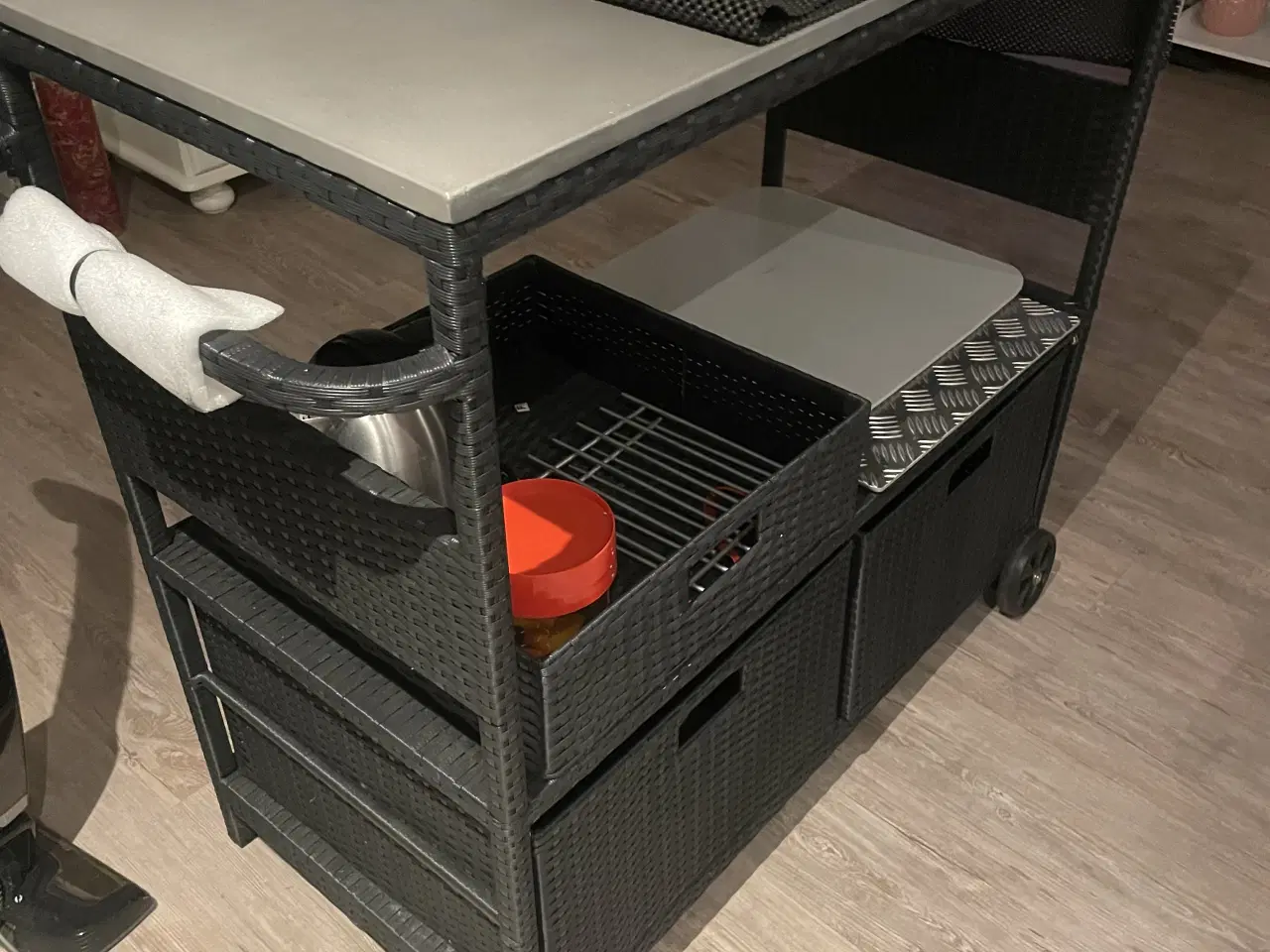 Billede 1 - Fantastisk fin  rullebord- serverings - opbevaring