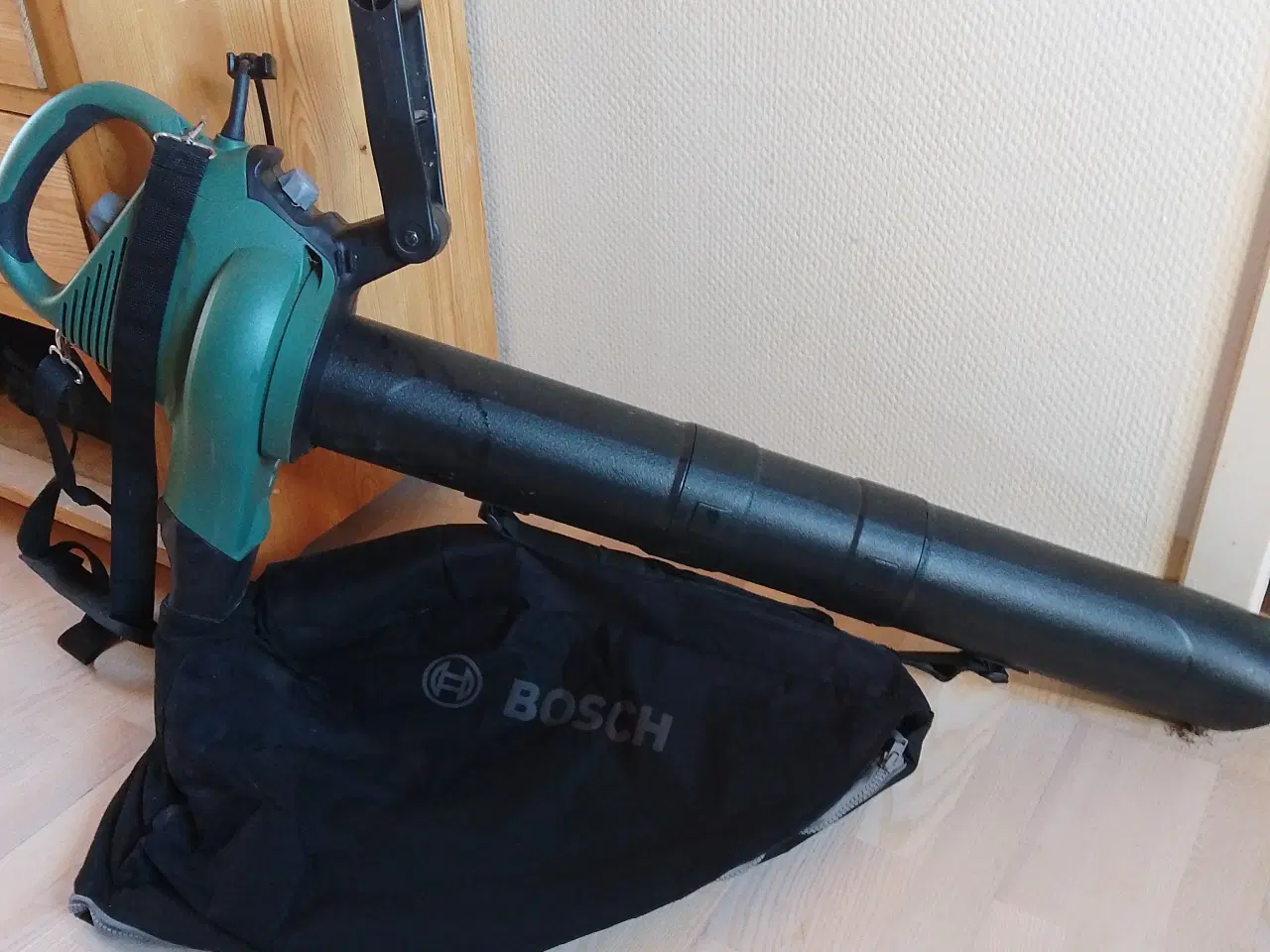 Billede 1 - Løvsuger mærke Bosch sælges 