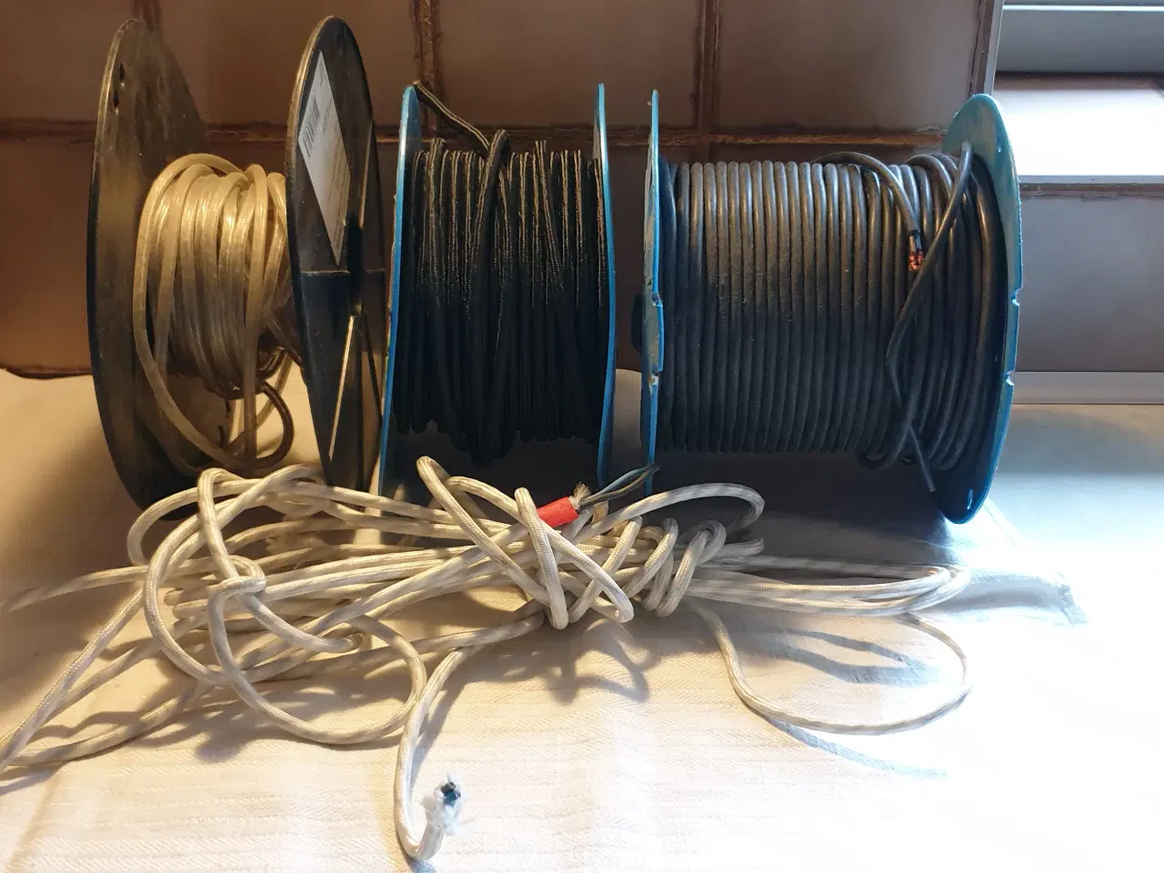 Billede 1 - Ledninger til lamper