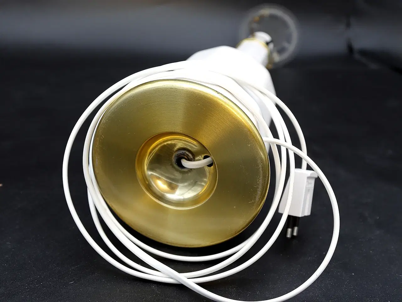 Billede 7 - Ekstra høj Heiberg bordlampe i porcelæn og messing