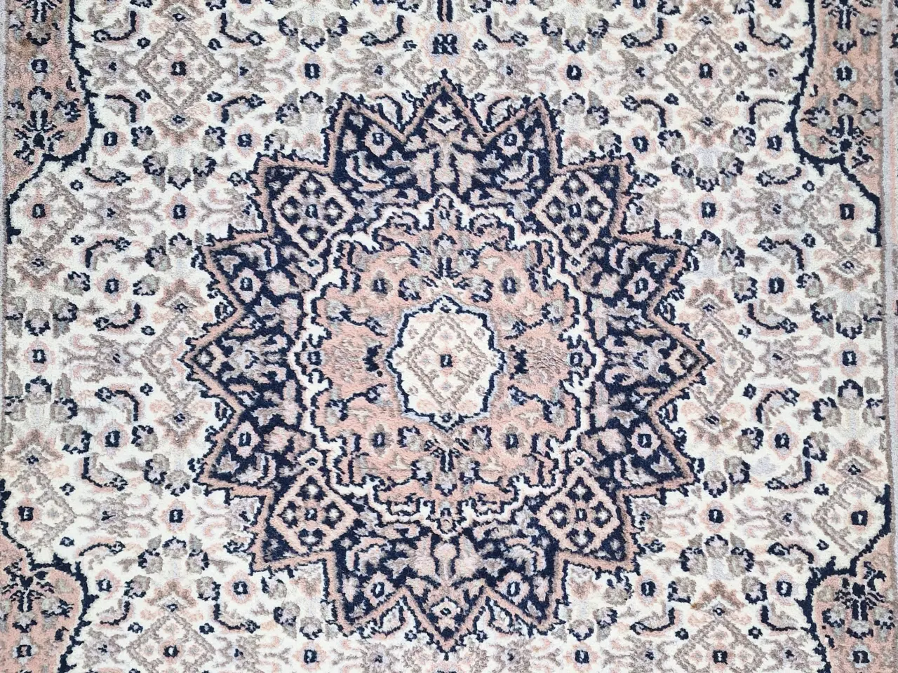 Billede 2 - Ægte håndknyttet  vintage orientalsk tæppe.