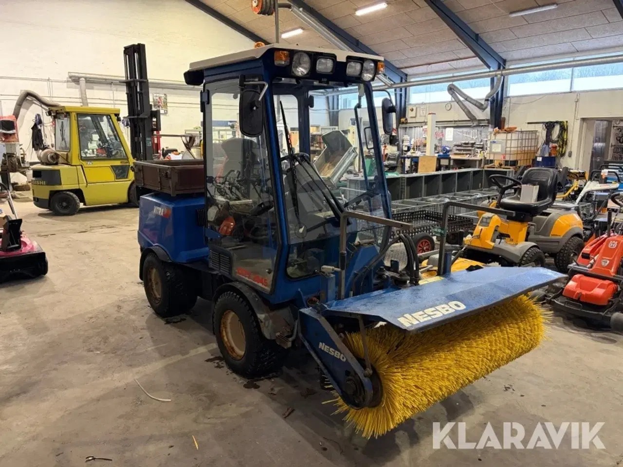 Billede 7 - Fejemaskine Vitra City 2045 med kost