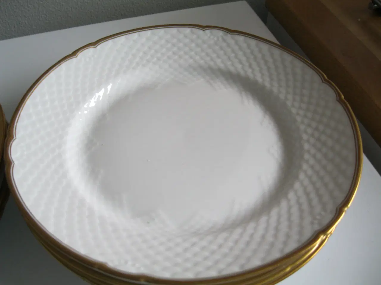 Billede 3 - 7 stk.  hvide Åkjær  B&G tallerkener 21+24 cm. Nye