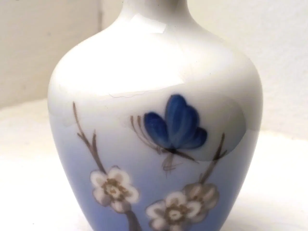 Billede 1 - 2301-395 Håndmalet Kgl.Porcelæns vase