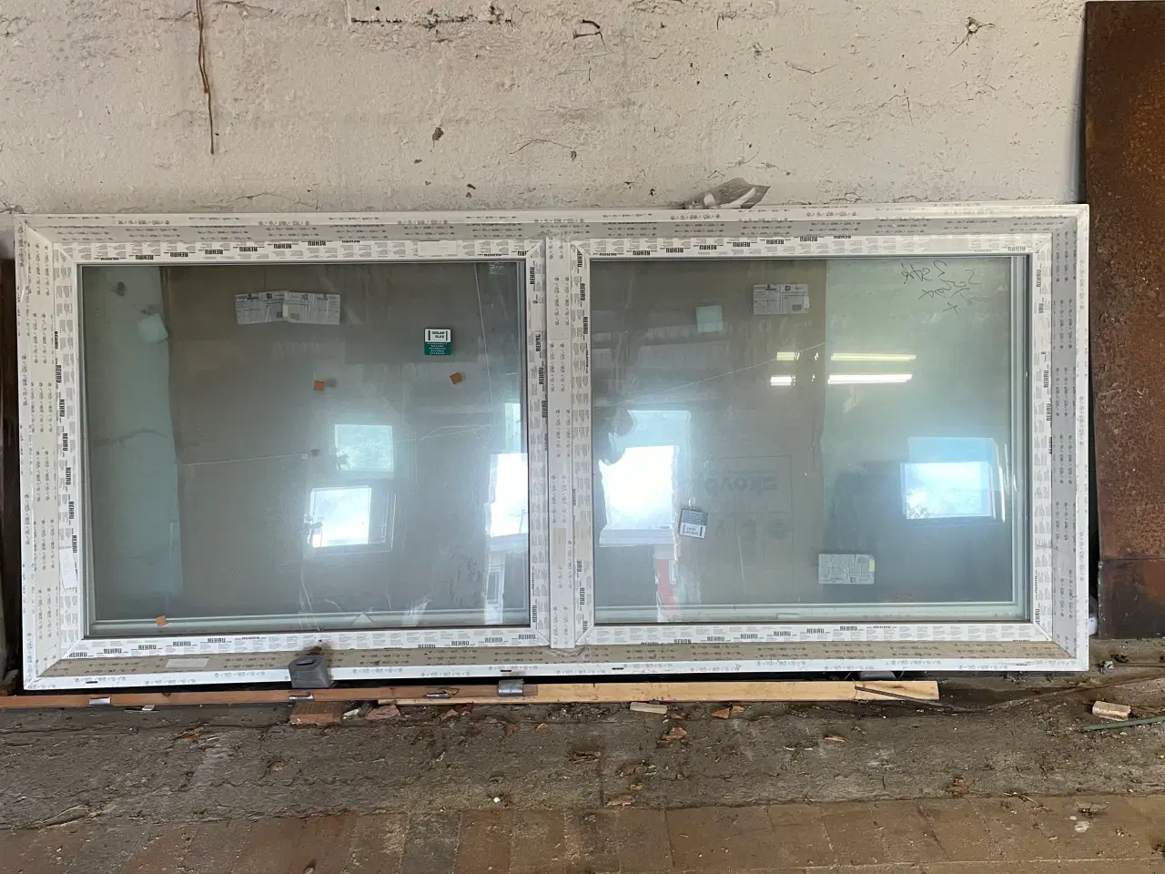 Billede 1 - To Vinduer og en dør