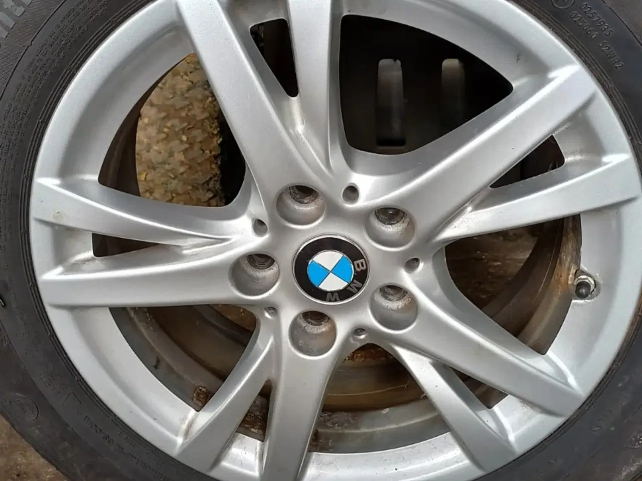 Billede 1 - Dæk på BMW originalallufælge