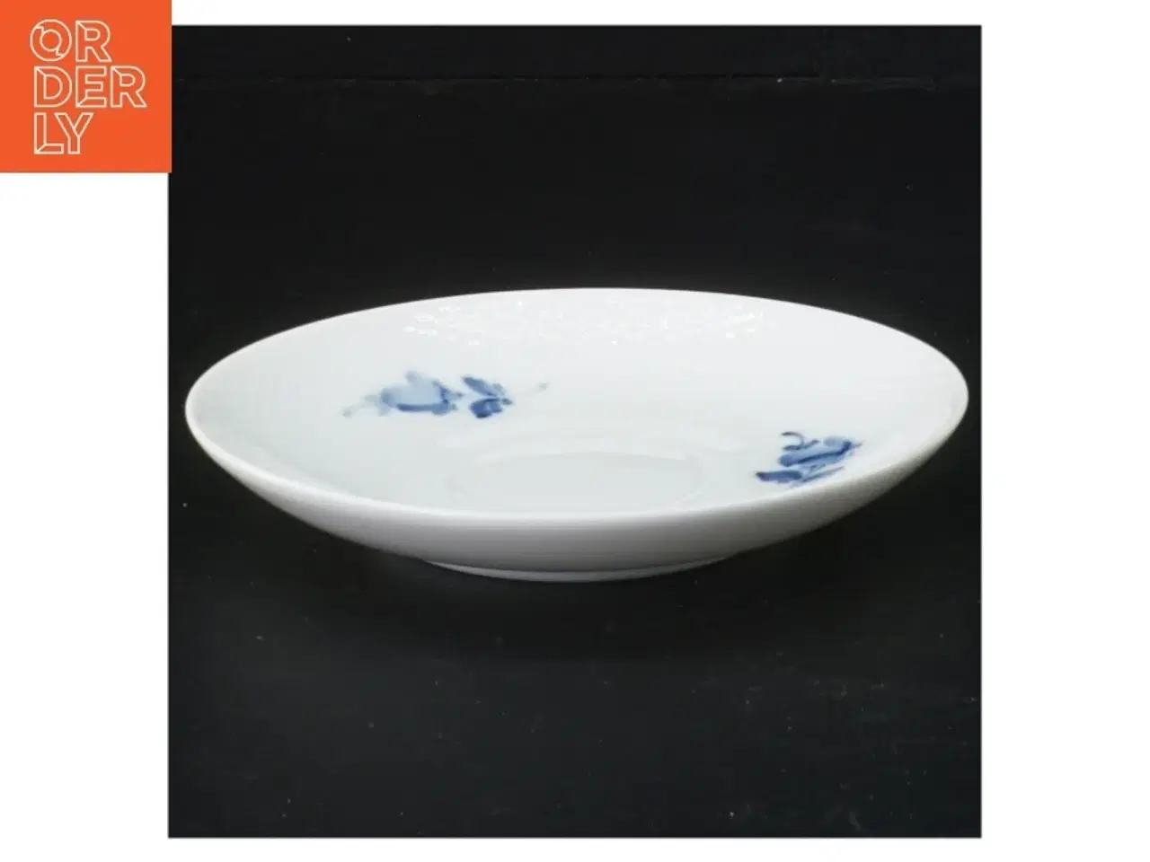 Billede 2 - 2 stk blå blomst underkopper fra Royal Copenhagen, 1.sortering (str. Diameter 14 cm)