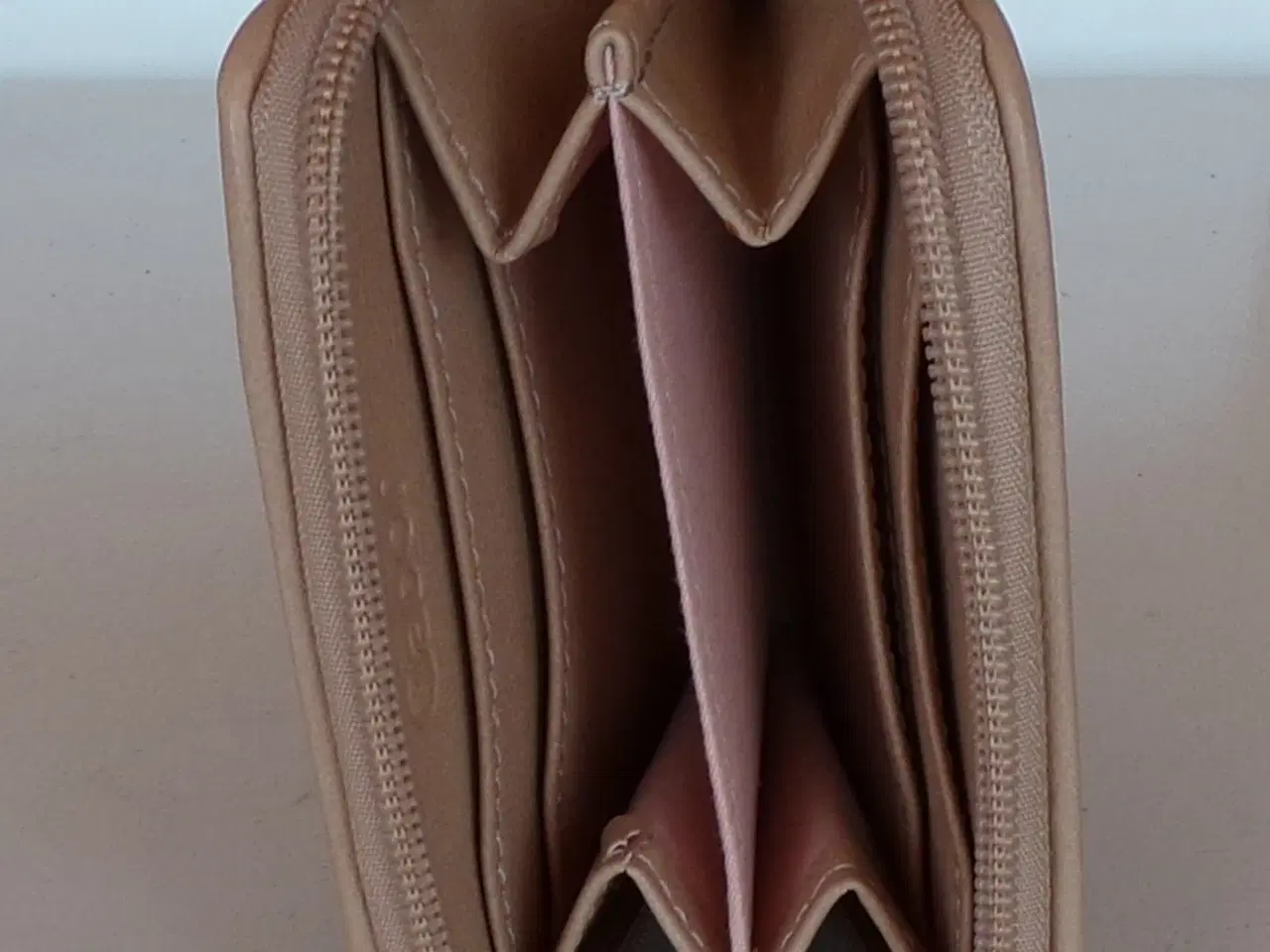 Billede 5 - NY Lækker Brun Gabor pung med lynlås