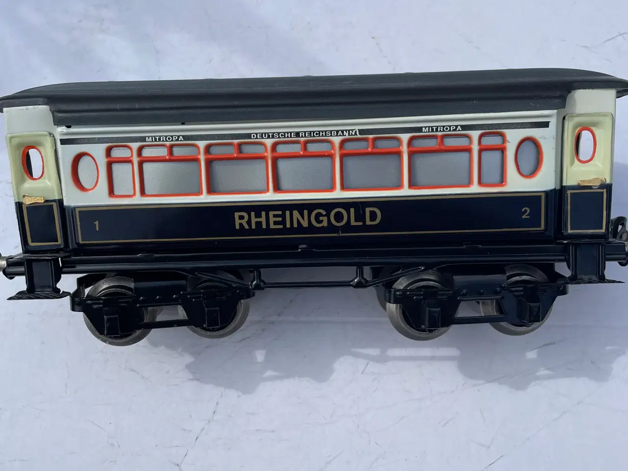 Billede 2 - Flot "Rheingold" passagervogn i blik spor 0.