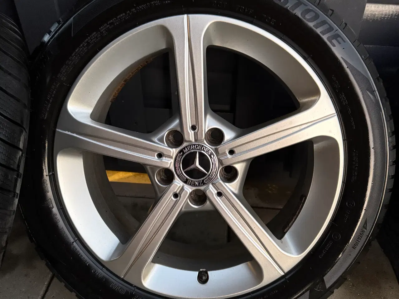 Billede 3 - 17” 5x112 Originale Mercedes alufælge med Bridgest