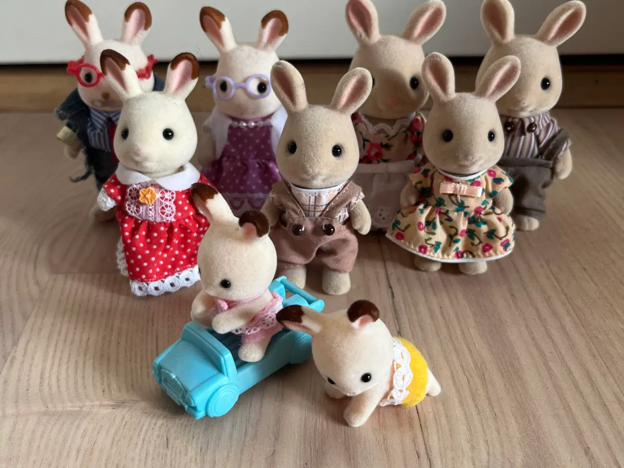 Billede 4 - Huse, kanin familie og tilbehør fra Sylvanian Fam