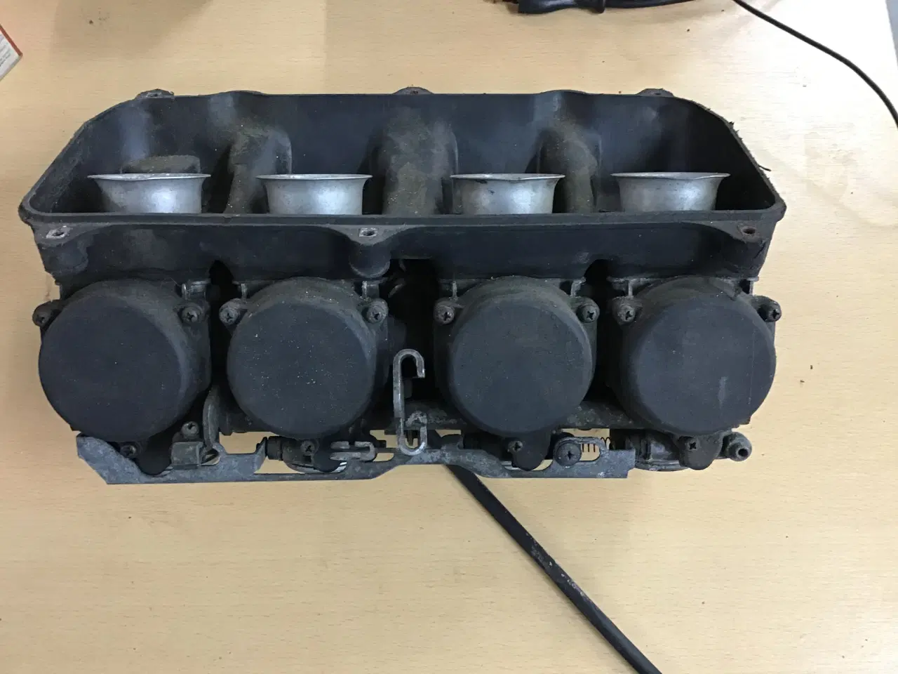 Billede 2 - Bondam CBR 600 kaburatorer