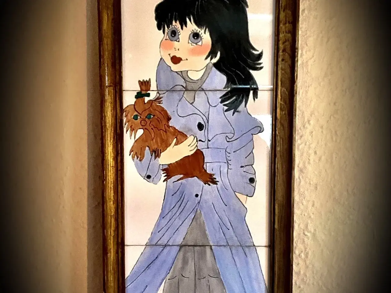 Billede 1 - * Smukt kakkel billede - med sød pige med kat