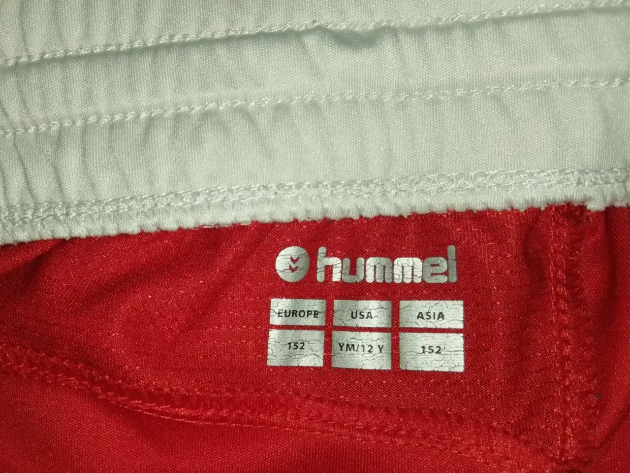 Billede 3 - DANMARK SHORTS, HUMMEL, STR. 12 ÅR, FLOT STAND