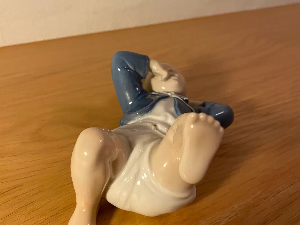 Billede 4 - Royal Copenhagen baby som ligger på ryggen 4669