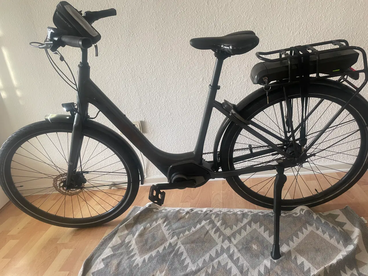 Billede 1 - Elcykel Trek District+ 1C - Grey L (500Wh) 