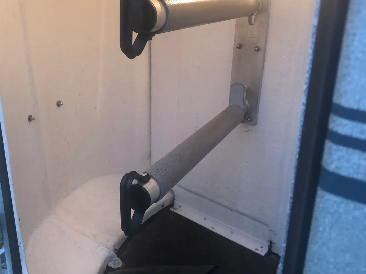 Billede 2 - Til 2 store heste 